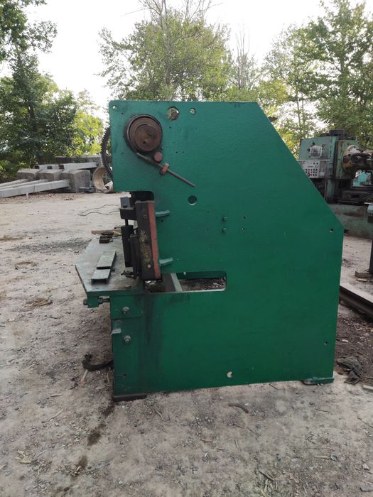 СРОЧНО! Гильотина продается.чисто электрическая  .без воздуха и без г