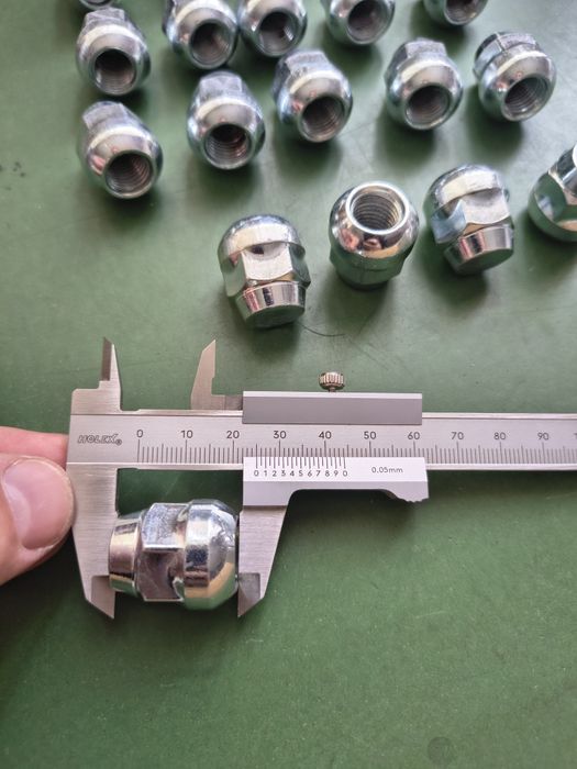 Prezoane Piulite Honda M12 x 1,5 pt jante Originale cu Raza (R12)