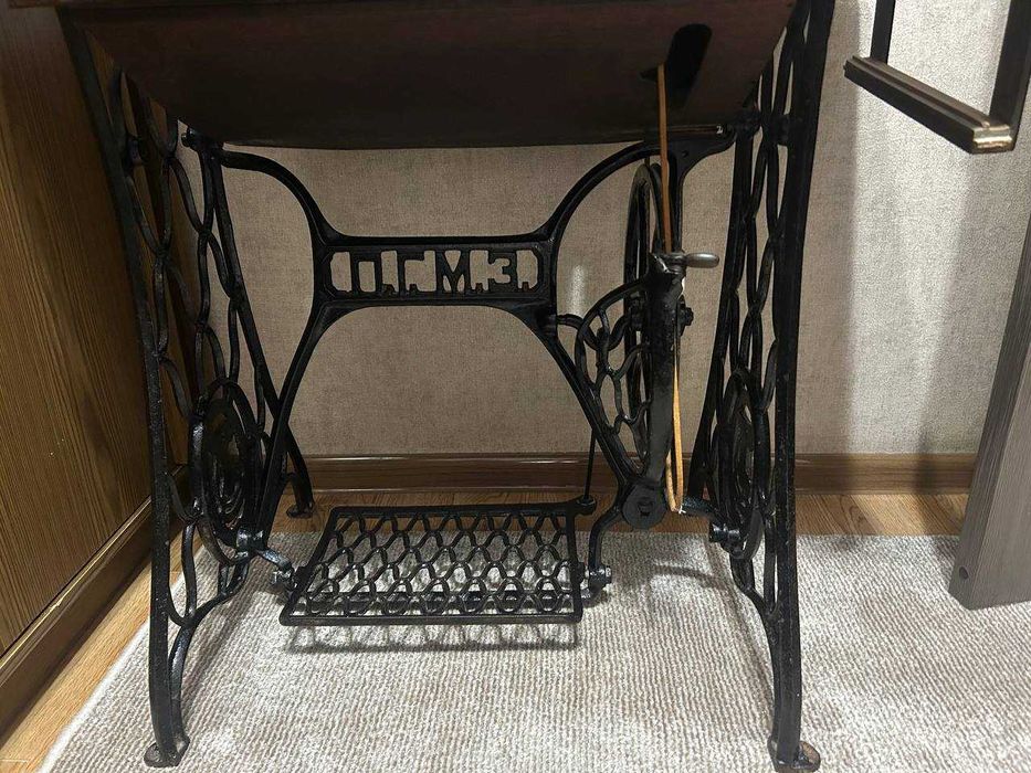 Швейная машинка П.Г.М.З. (металлолом)