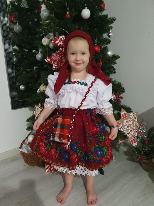 Costum popular pentru fetite de Maramures