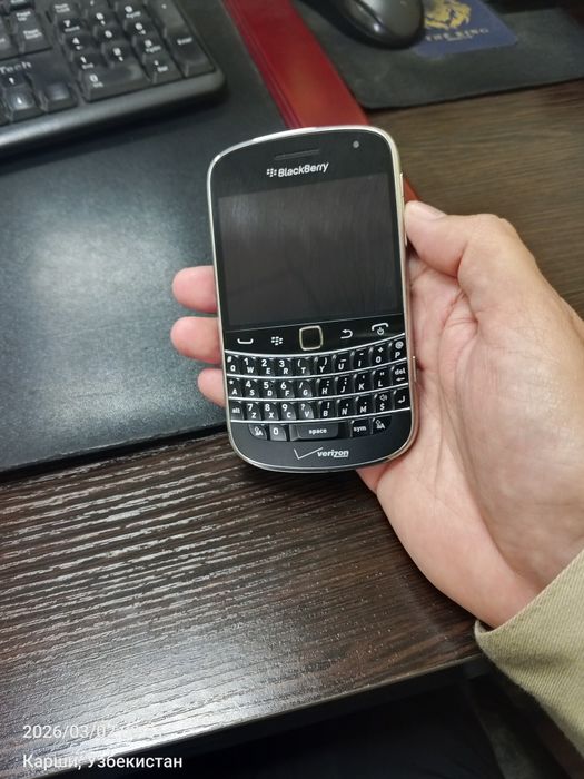 Perfectum Blackberry Bold 9930 6гб перфектум телефон сотилади. Холати