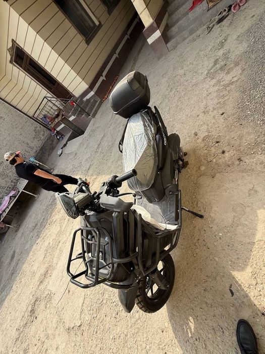 Скутер янги  бензин