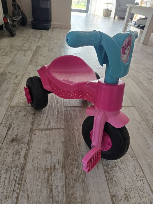Tricicleta Dolu NOUA, pentru copii mici