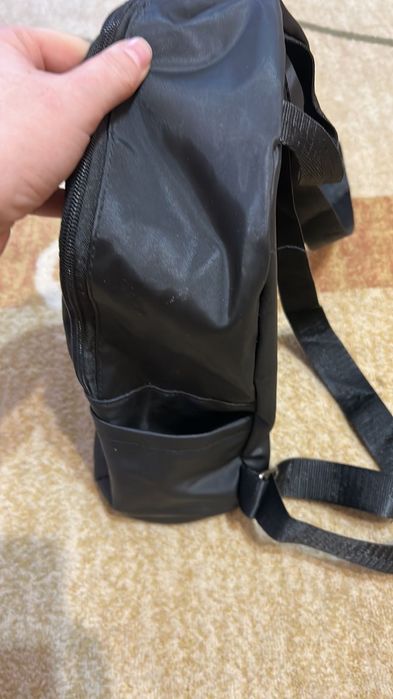 Дамска раница в отлично състояние.