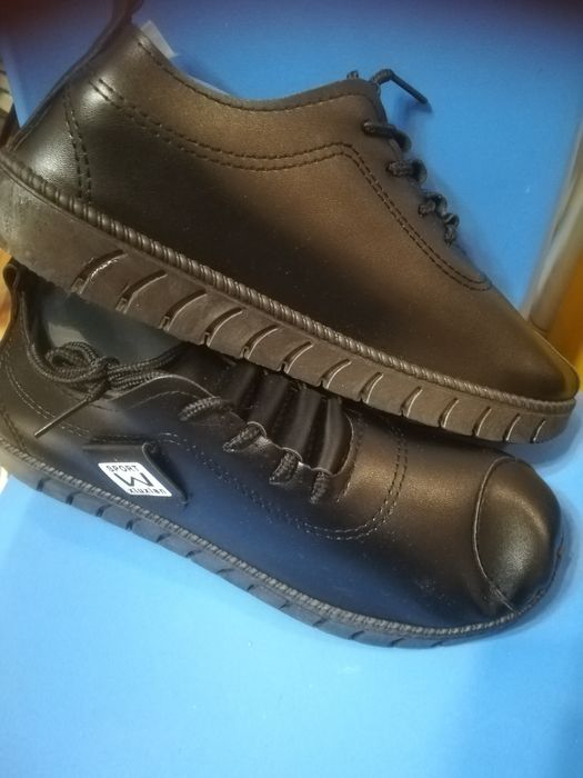 Нови обувки естествена кожа номер 38-39