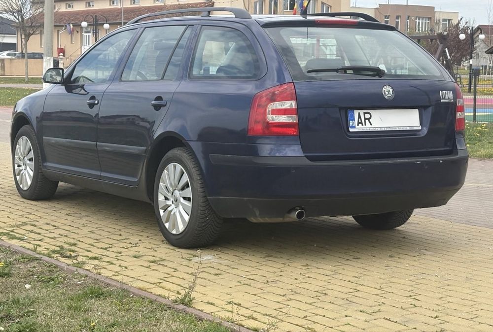 Vând Skoda Octavia