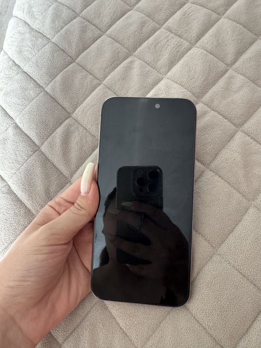 Продам iPhone 15 Pro Max 256 GB в отличном состоянии.