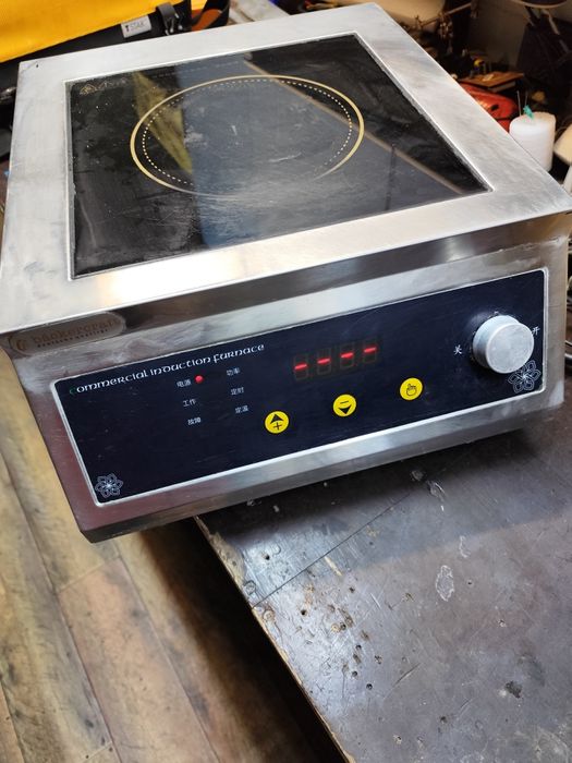 Продам индукционную плиту.