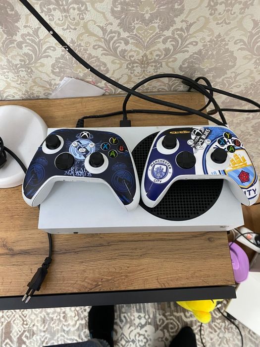 Продам Xbox Series S