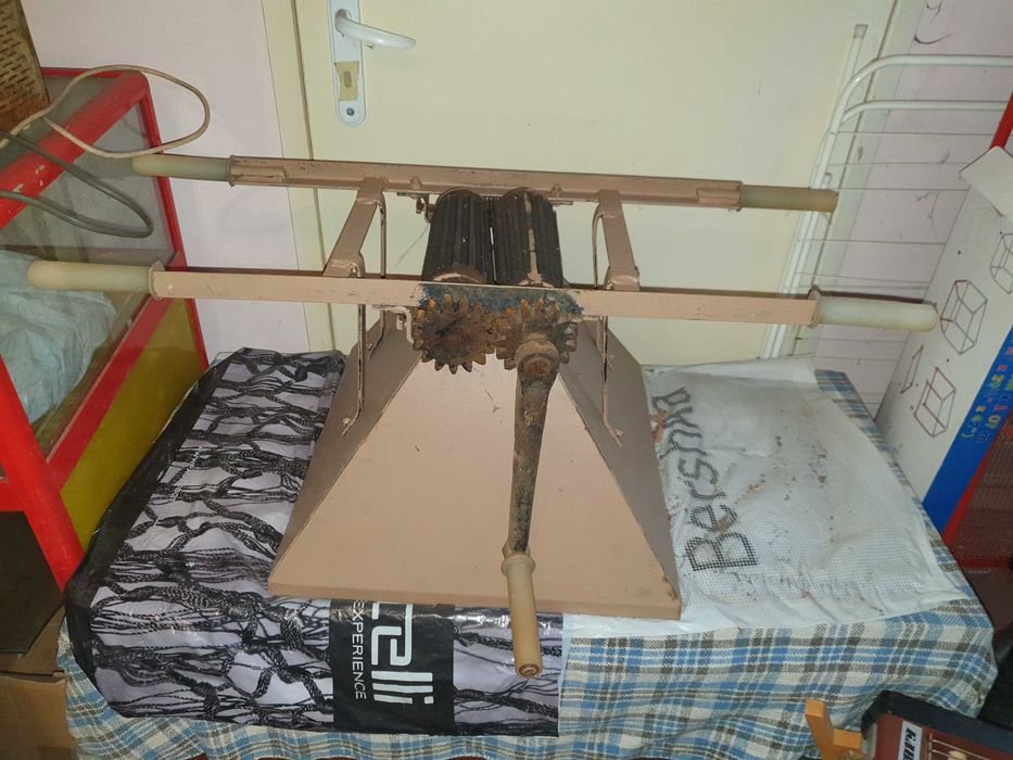 Гроздомелачка, регулируема