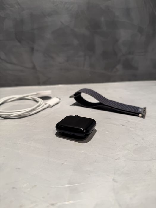 100% батерия! КАТО ЧИСТО НОВ Apple Watch SE 2 gen GPS