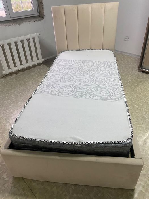Продам кровать односпальную