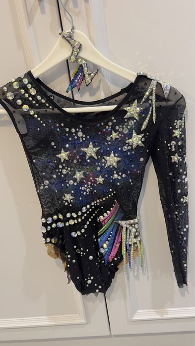 Продам гимнастический купальник