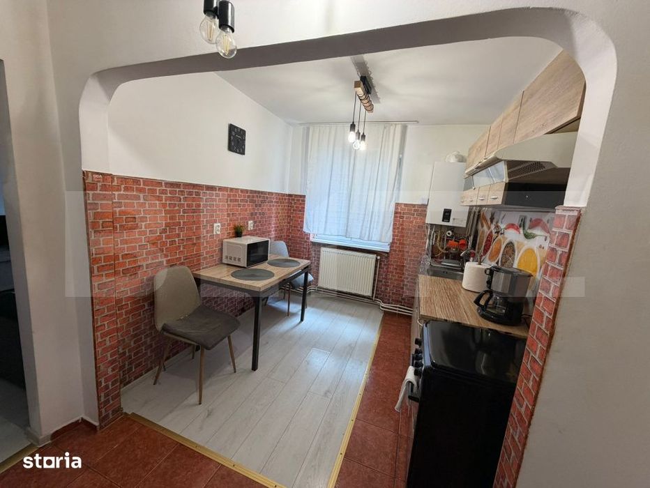 Apartament cu doua camere, semidecmandat, zona Cetate