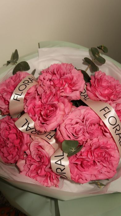 Букет пионовидных роз