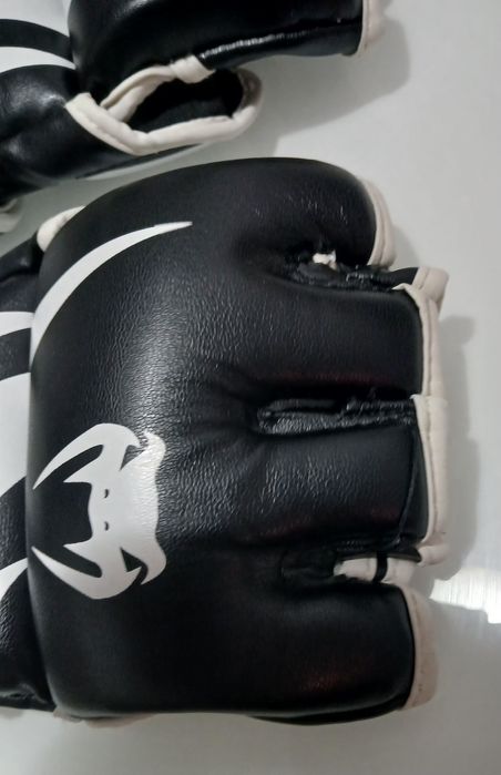 Mănuși MMA Venom Challenger Gloves Fabricaț Hong Kong