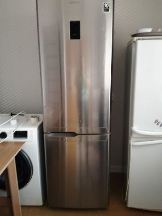 холодильники  б/у продам