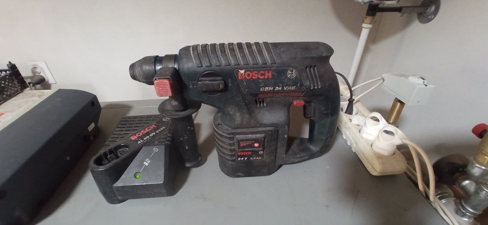 Vând sau schimb bosch gbh de 24 v