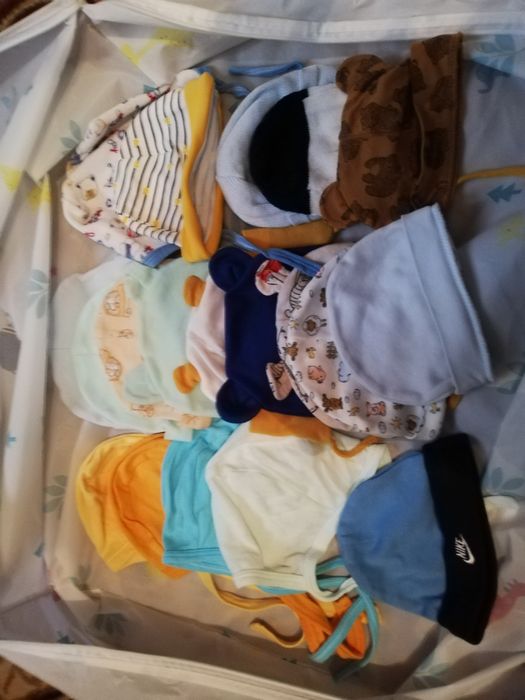 Vând lot hăinuțe 0-3 luni