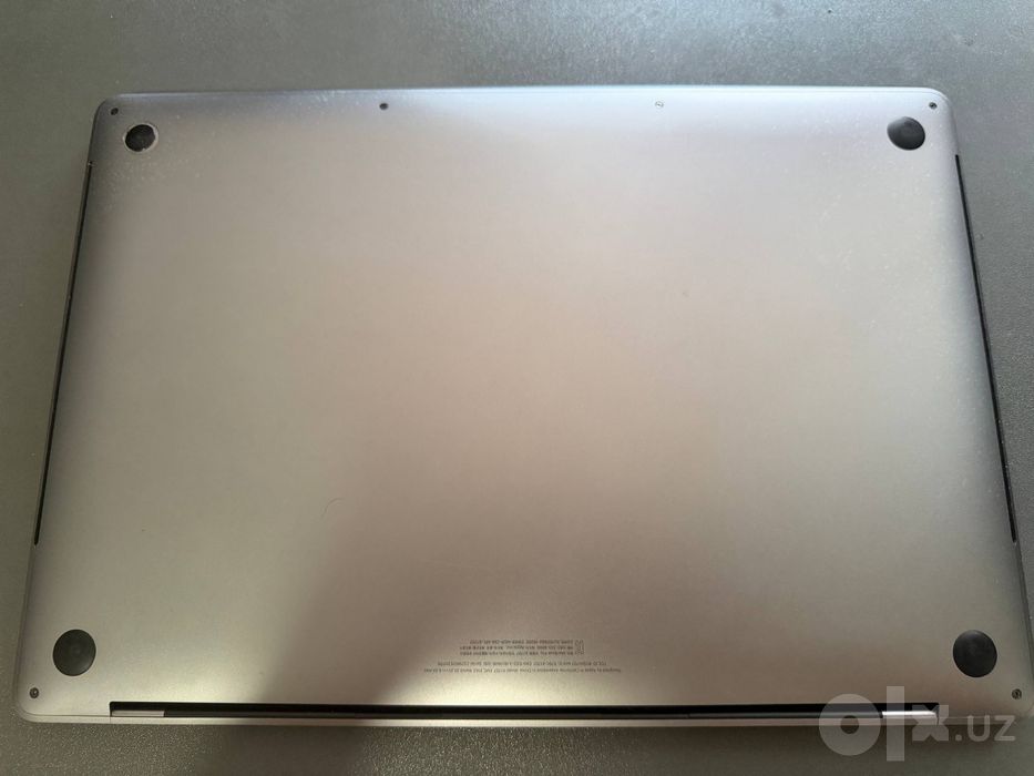 MacBook Pro 15" 2017, Intel Core i7 100%