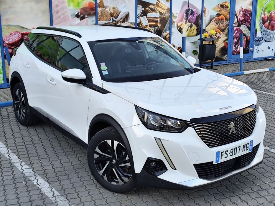 PEUGEOT 2008 ALLURE/ an 2020/1.5 diesel/ Virtual cockpit 3D