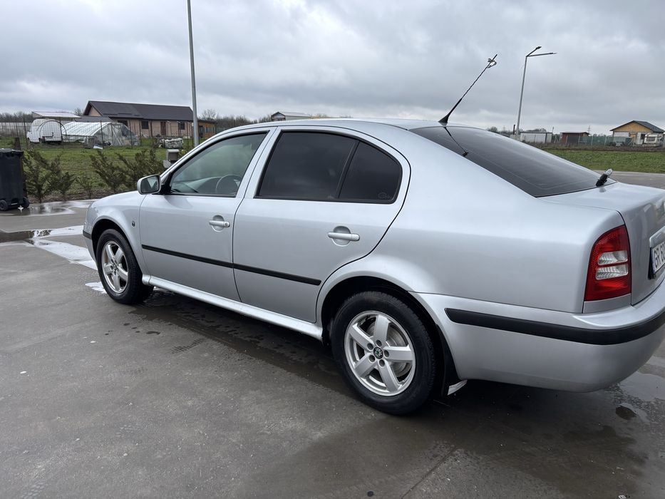 Vand Skoda Octavia Tour 1 ….1.6 benzina 2008,AC