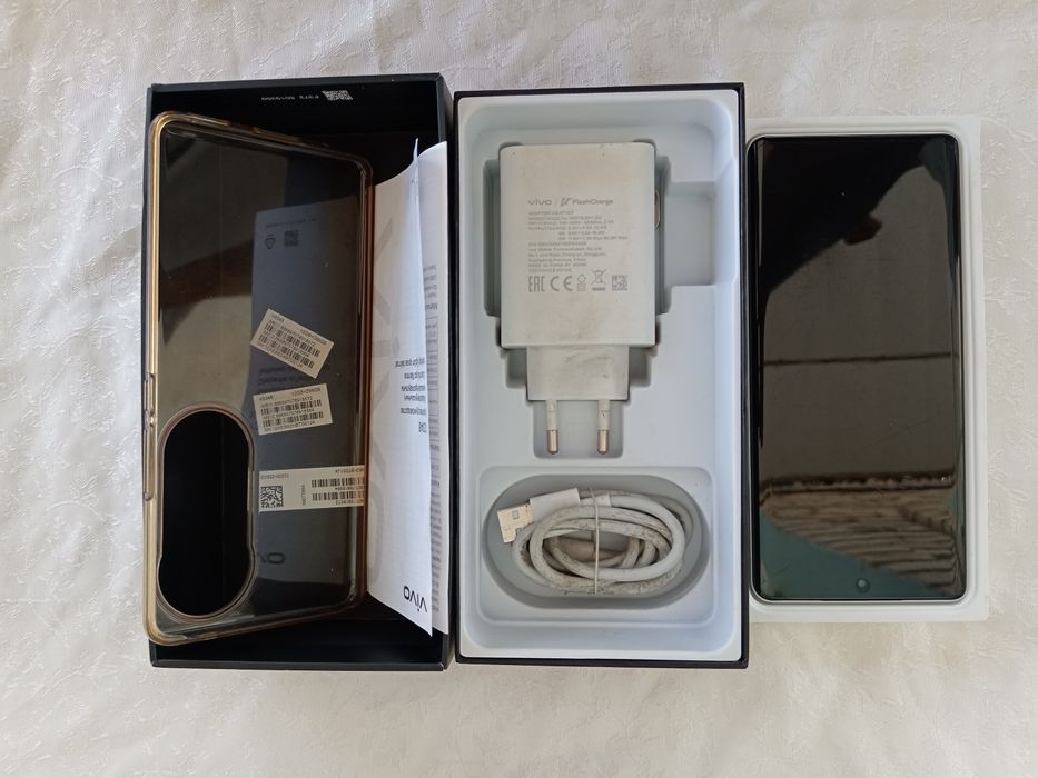 Vivo v40 12ga 128gb yili 2024 original zaryadnik va zashitnik bor