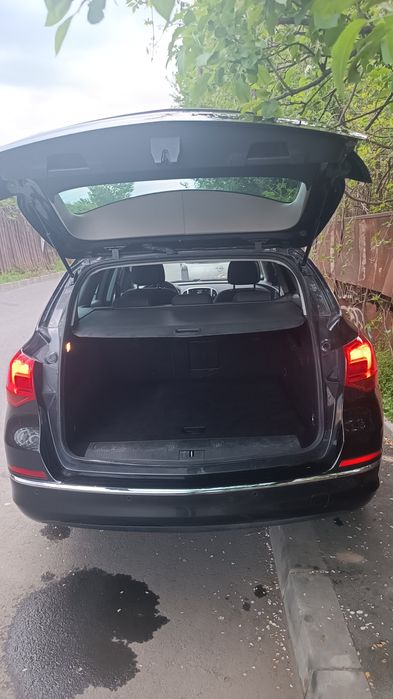 Vând Opel Astra j