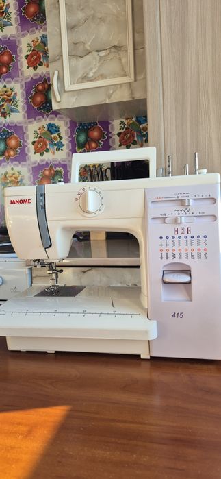 Электромеханическая швейная машина