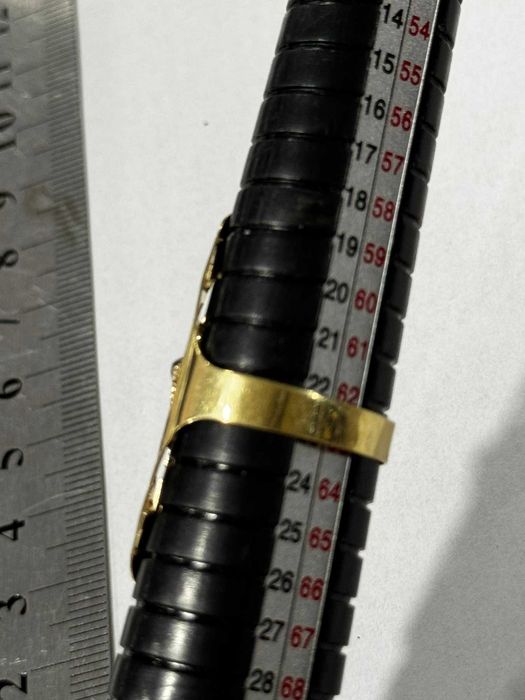 Масивен златен дамски пръстен в стил Versace