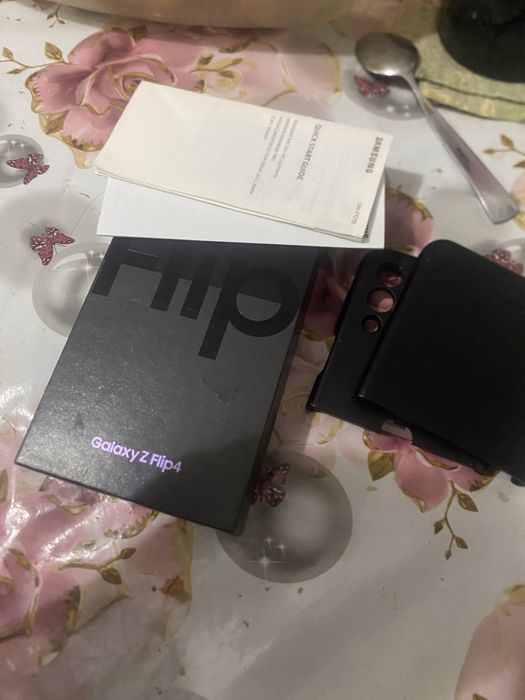 Samsung galaxy Flip 4
