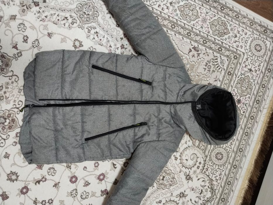 Продам зимние комбинезон,ботинки,куртку