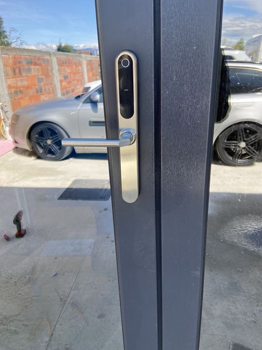 Montez Yale smart,control acces,interfon