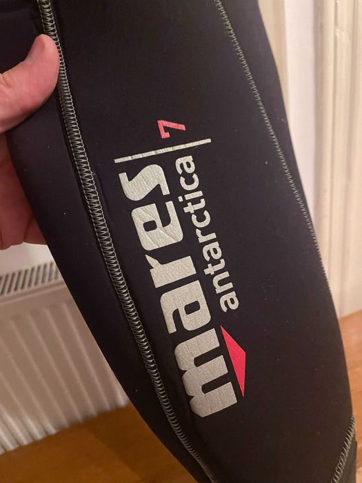 Echipament complet Scuba Diving
* Costum + Ghete + Manusi