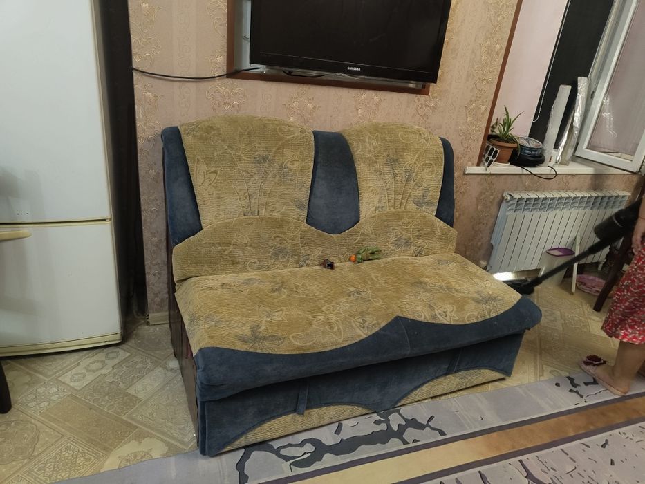 Диван бесплатно отдам
