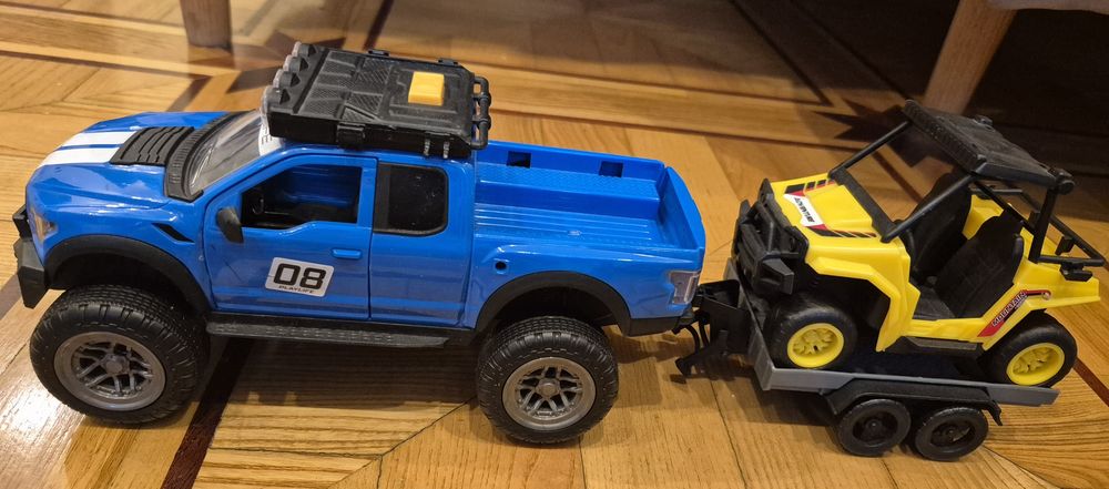 Продам машинку с прицепом б/у