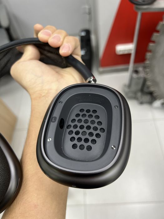 AirPods Max Lightning (p25)