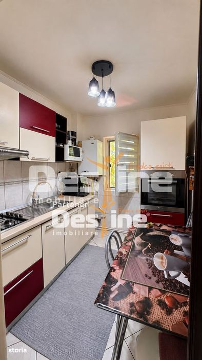 Apartament cu 3 camere, semidecomandat - aproape de centru