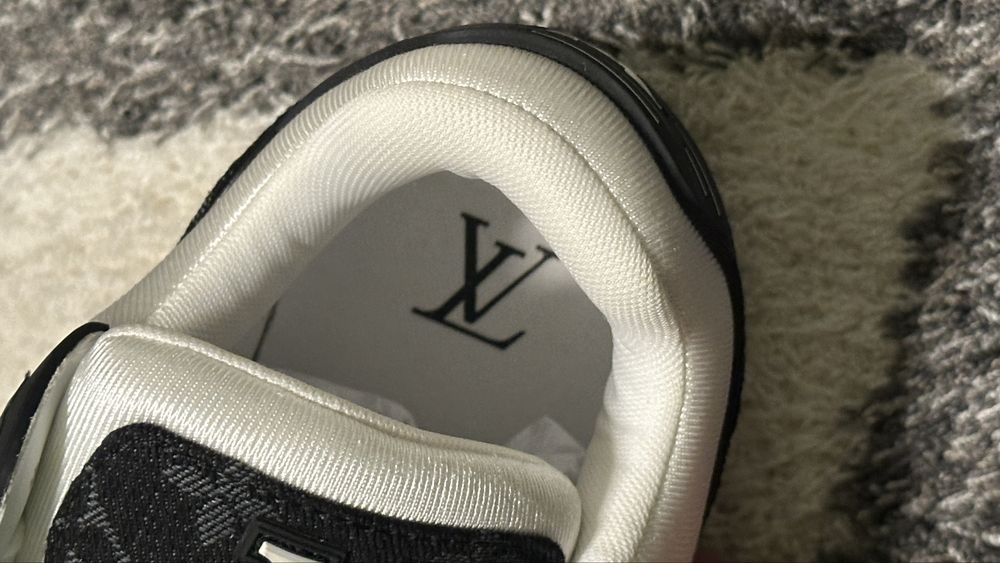 Adidasi Louis Vuitton Trainer Alb Negru Calitate Italia Premium 41 Noi