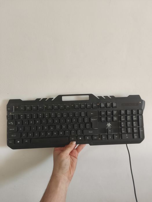 Tastatura Myria cu leduri