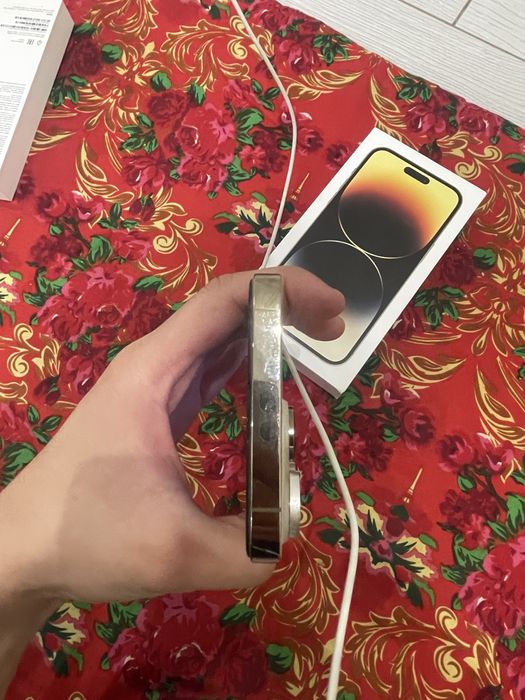 Продам айфон 14 про макс