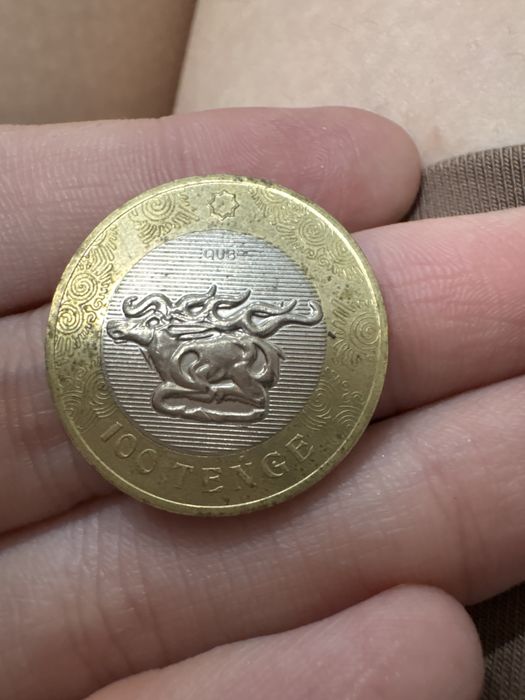 Продам монету 100 тенге