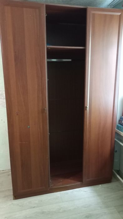 Отдам шкаф на дрова 10 000