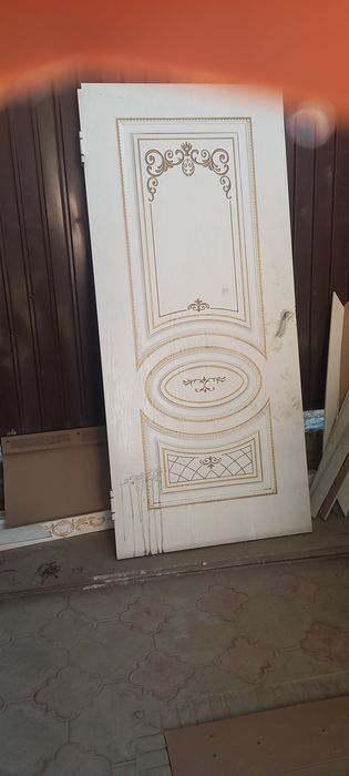 Есік терезе диван