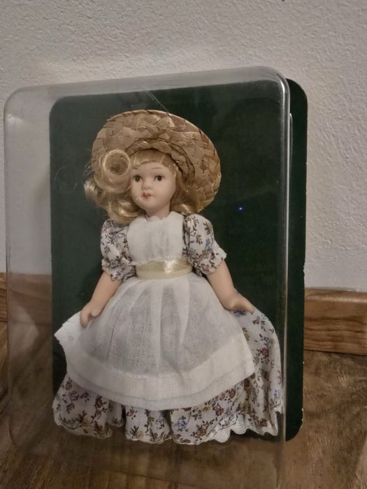 DeAgostini порцеланови кукли