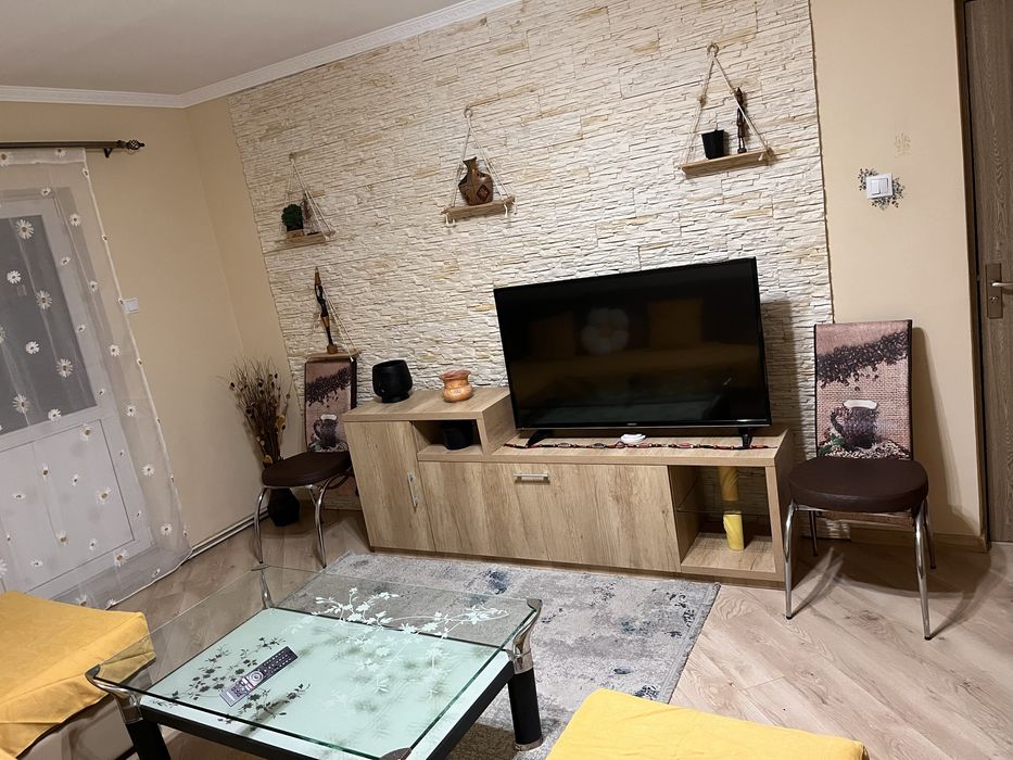 Inchiriez apartament 2 camere decomandat, 50 mp, 2 balcoane, 1500 lei
