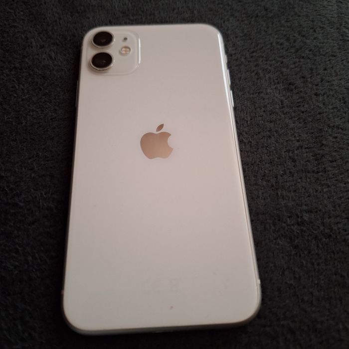 Iphone 11 64gb бял