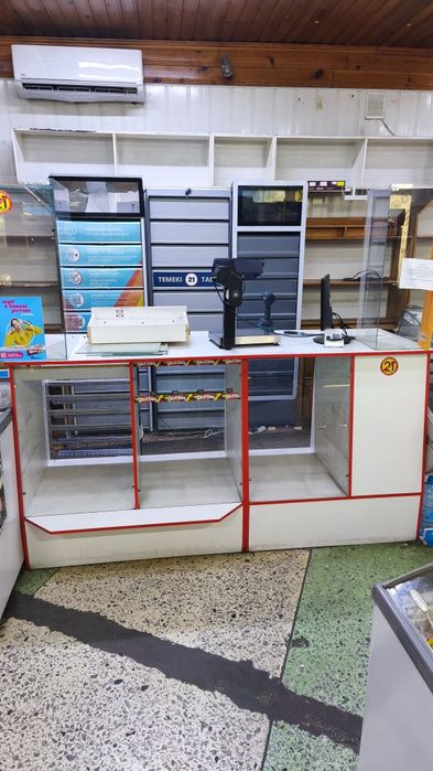 Срочно продам кассовую зону