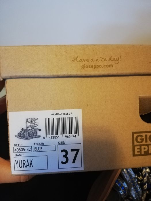 Sandale noi din piele, marime 37, 150lei