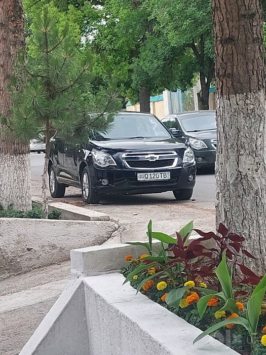 Moshina qiynalmagan taksi qilinmagan savdosi bor kelishtriladi